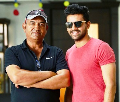 Deepak-Chahar-family-father