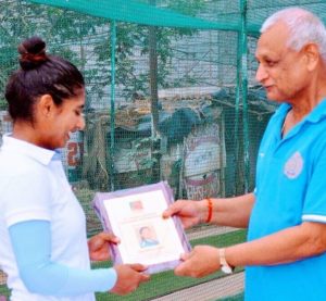 Mithali Raj with her Coach Jyothi Prasad mithali-raj-profile-records-height-family-wiki-stats-hobbies-bio