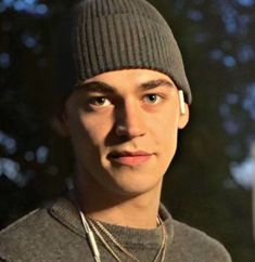 hero-fiennes-biography-height-girlfriend-facts