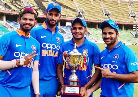 tushar-deshpande-cricket-family-career-reords-stats-facts tushar-deshpande-cricket-family-career-reords-stats-facts