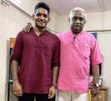 tushar-deshpande-family-father tushar-deshpande-family-father