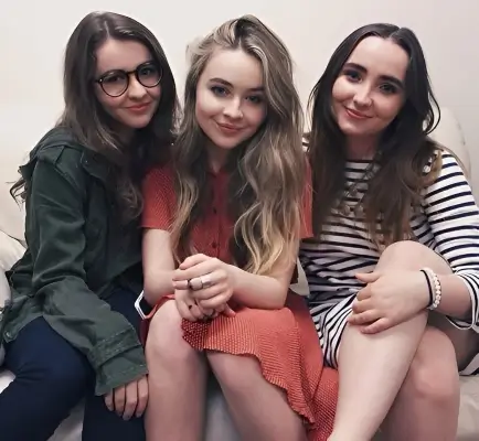 Sabrina Carpenter Height, Parents, Boyfriend, Films, Music & Facts